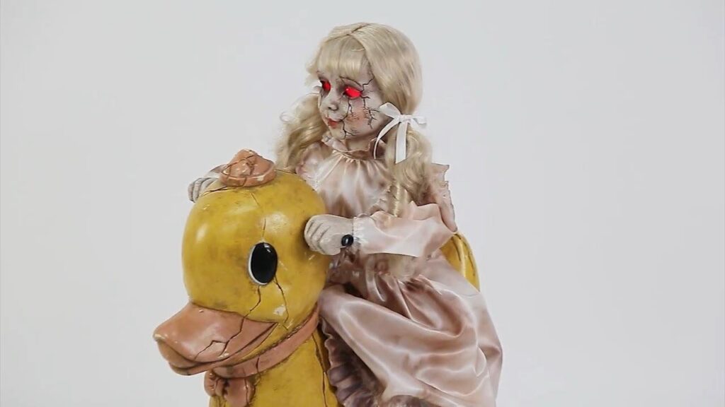 horror animatronics scary set dressing theme seasonal marketing activation