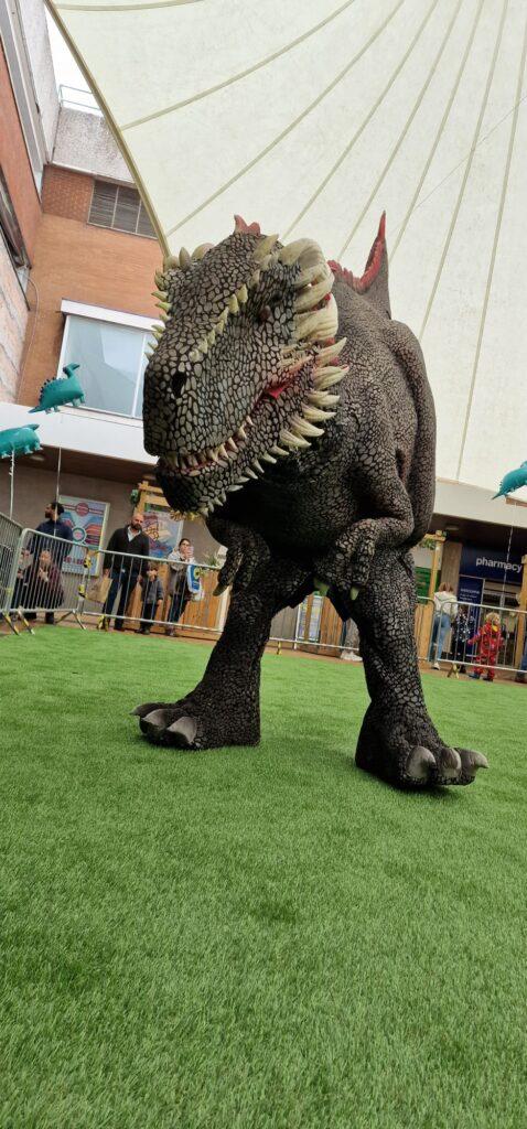 hire a hybrid dinosaur like jurassic world dinosaurs for events 