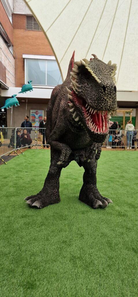 hire a hybrid dinosaur hire a spinosaur hire an indoraptor
