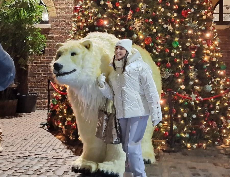 hire a realistic polar bear hire a polar bear hire polar bears for events hire berg the polar bear hire a polar bear for events winter event entertainment snowy event entertainment christmas events idea christmas even entertainment