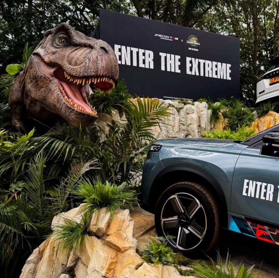 custom built t-rex custom built dinosaurs custom built props fir events custom build prop